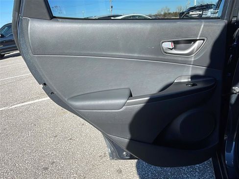 Used 2021 Hyundai Kona Limited image 17