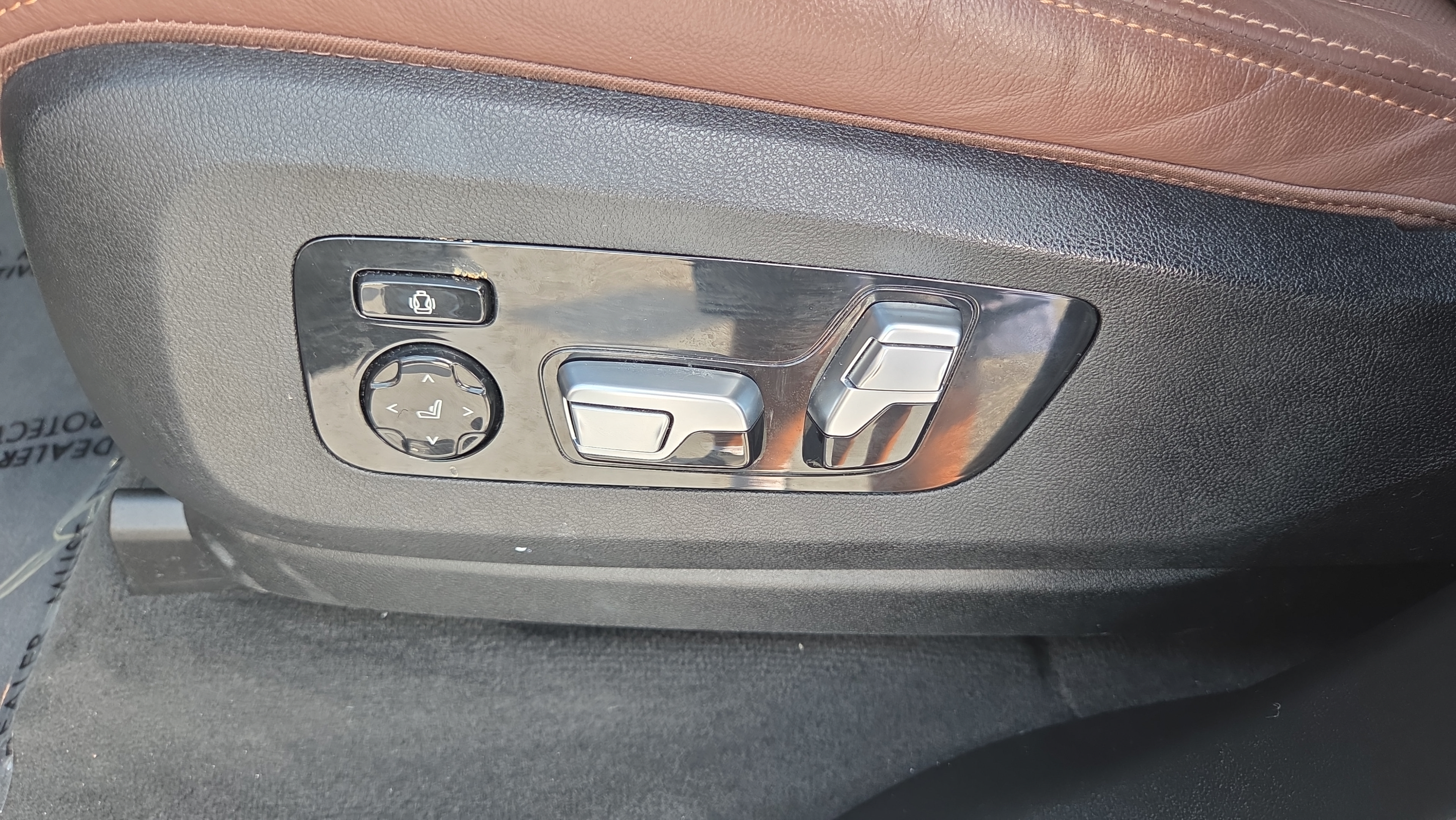 Used 2022 BMW X7 xDrive40i w/ Premium Package AWD/4WD image 10