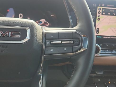 Used 2024 GMC Canyon AT4 w/ AT4 Premium Package AWD/4WD image 17
