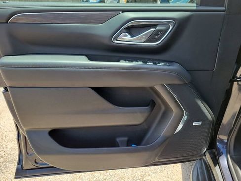 Certified 2023 Chevrolet Suburban LT w/ Luxury Package RWD image 23