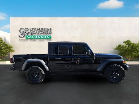 Used 2023 Jeep Gladiator Sport w/ Trailer Tow Package AWD/4WD image 6