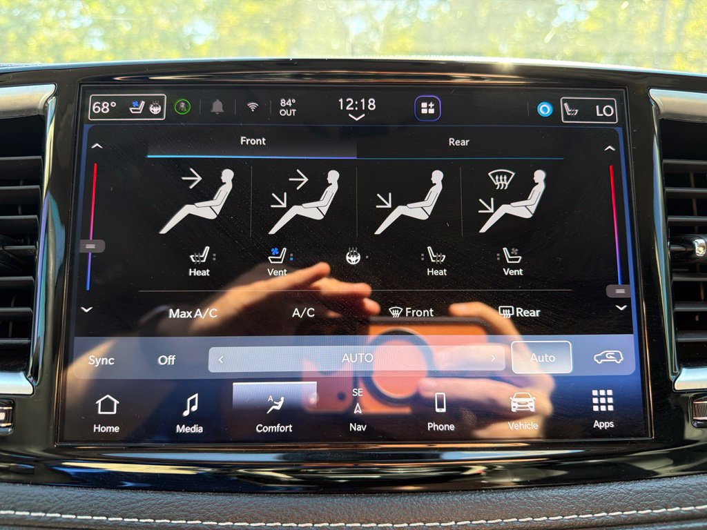 Used 2023 Chrysler Pacifica Limited FWD image 34