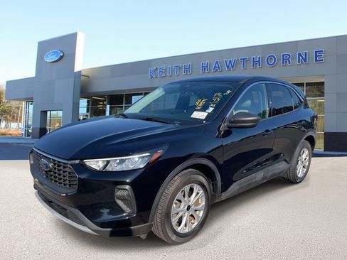Used 2024 Ford Escape Active w/ Cold Weather Package FWD image 3