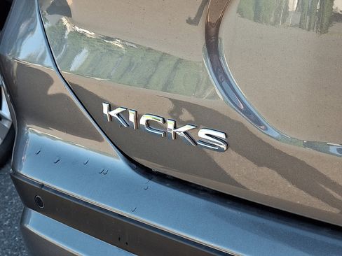New 2025 Nissan Kicks Play S image 5