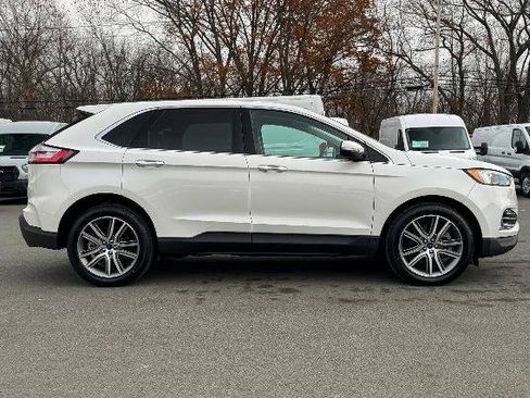 Certified 2022 Ford Edge Titanium image 2