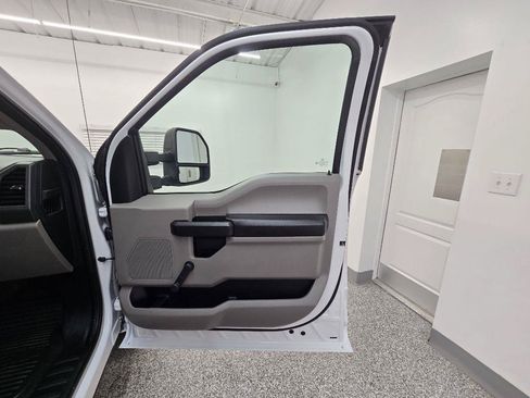 Used 2020 Ford F250 XL RWD image 27
