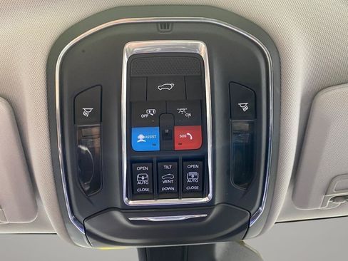 Used 2022 Jeep Grand Cherokee Limited 4xe AWD/4WD image 17