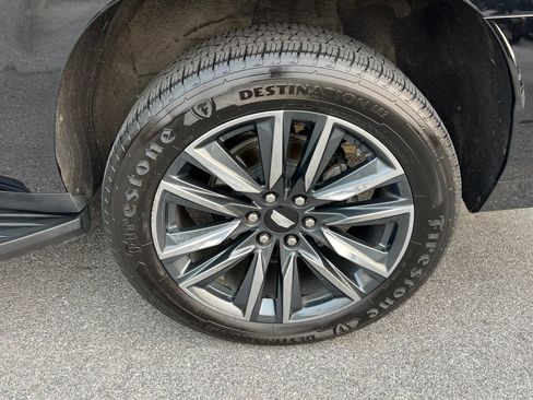 Used 2024 Cadillac Escalade ESV Sport AWD/4WD image 19