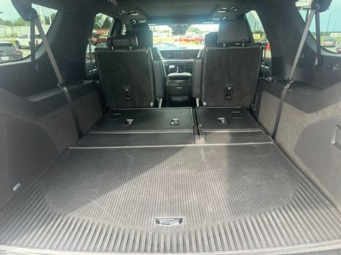 Used 2026 Cadillac Escalade ESV V w/ LPO, ONYX Package AWD/4WD image 12