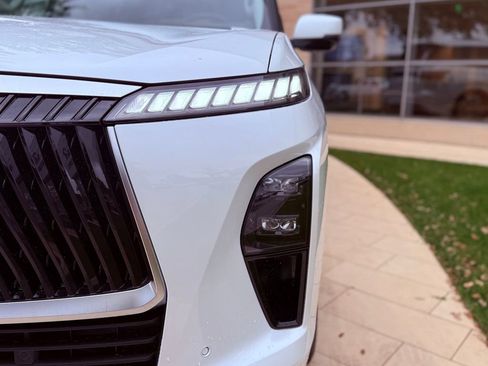 New 2026 INFINITI QX80 Luxe AWD/4WD image 10