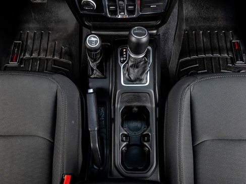 Used 2021 Jeep Gladiator Sport image 27