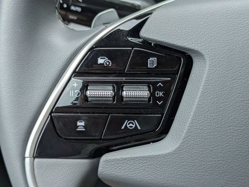 Used 2025 Kia Niro EX FWD image 25