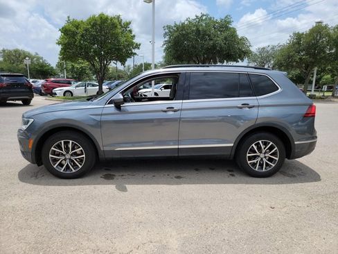 Used 2018 Volkswagen Tiguan SE w/ Panoramic Sunroof Package FWD image 8