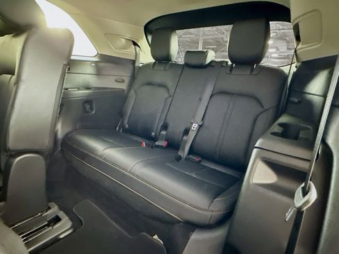 Used 2024 MAZDA CX-90 3.3 Turbo w/ Preferred Plus image 29