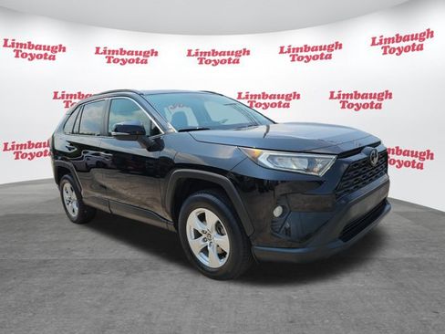 Used 2021 Toyota RAV4 XLE AWD/4WD image 18