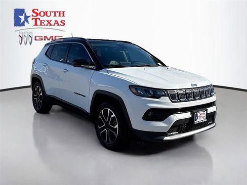 Used 2022 Jeep Compass Limited image 1