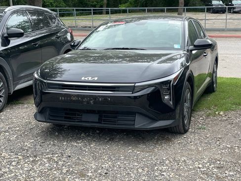 Used 2025 Kia K4 LX image 1