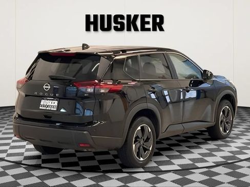Used 2025 Nissan Rogue SV FWD image 9