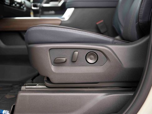 New 2026 Chevrolet Silverado 1500 High Country AWD/4WD image 22