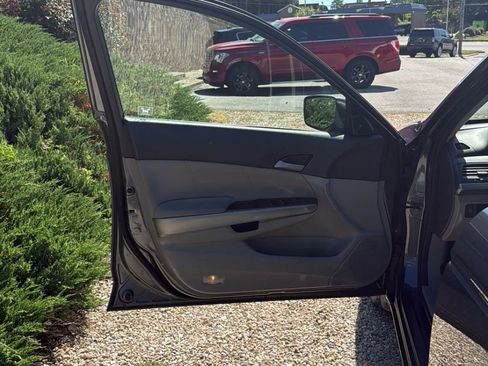 Used 2010 Honda Accord EX-L image 10
