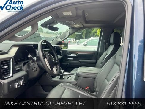 Used 2023 GMC Sierra 1500 Denali w/ Technology Package AWD/4WD image 7