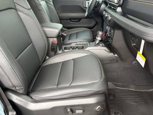 New 2026 Jeep Gladiator Sport AWD/4WD image 17
