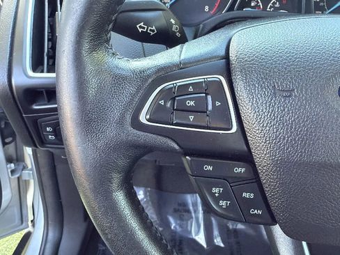 Used 2018 Ford Focus Titanium FWD image 30