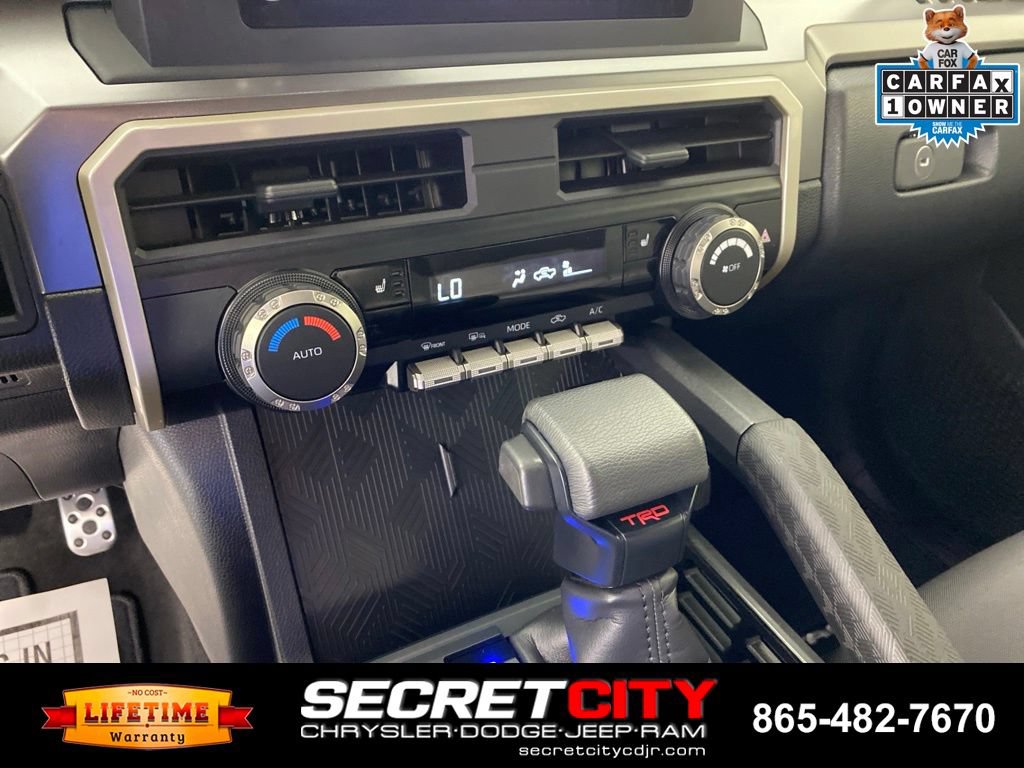 Used 2025 Toyota Tacoma TRD Sport AWD/4WD image 21