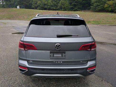 Used 2023 Volkswagen Taos SE w/ Panoramic Sunroof Package AWD/4WD image 5