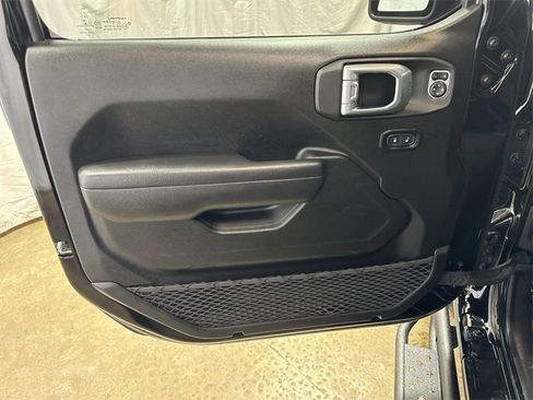 Used 2022 Jeep Gladiator Sport image 20