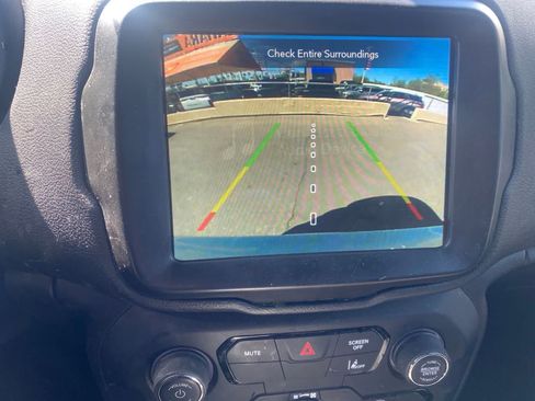 Used 2022 Jeep Renegade Altitude AWD/4WD image 15