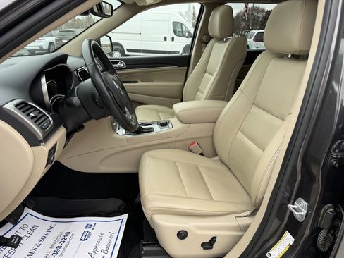 Used 2020 Jeep Grand Cherokee Limited image 11