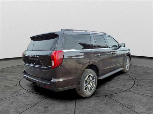 New 2025 Ford Expedition Active image 3