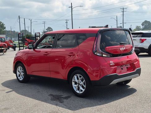 Used 2023 Kia Soul LX w/ LX Technology Package FWD image 5