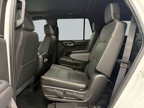 Used 2021 GMC Yukon SLT w/ SLT Premium Package AWD/4WD image 16