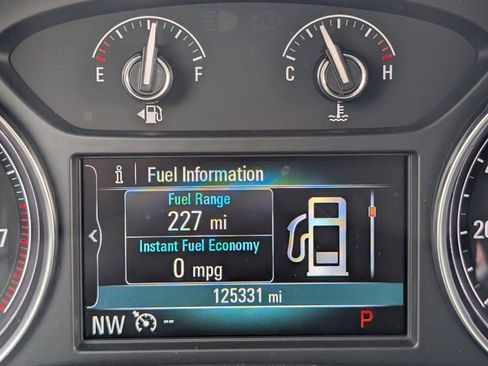 Used 2019 Buick Enclave Essence image 12