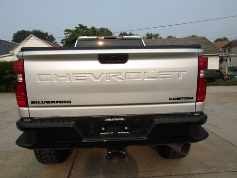 Used 2023 Chevrolet Silverado 2500 Custom w/ Custom Value Package AWD/4WD image 8