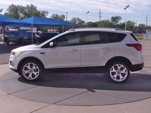 Used 2019 Ford Escape Titanium AWD/4WD image 14