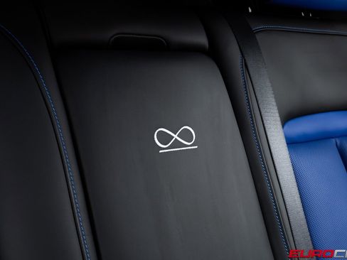 Used 2022 Rolls-Royce Cullinan Black Badge w/ Dark Exterior Package image 39