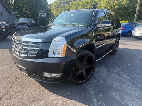Used 2011 Cadillac Escalade AWD image 1