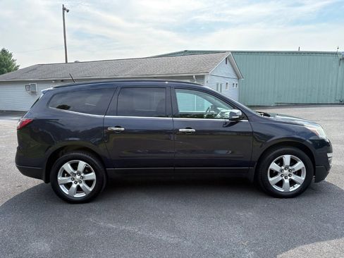 Used 2017 Chevrolet Traverse LT w/ Style and Technology Package AWD/4WD image 4