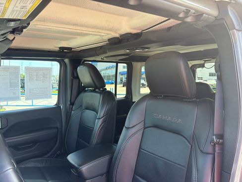 Used 2018 Jeep Wrangler Unlimited Sahara AWD/4WD image 22