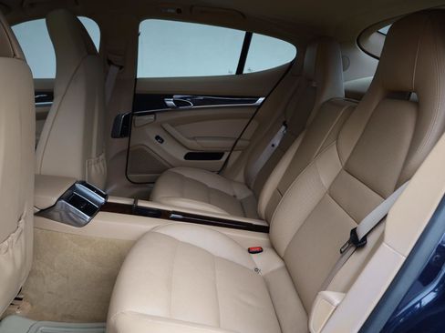 Used 2012 Porsche Panamera 4 image 21