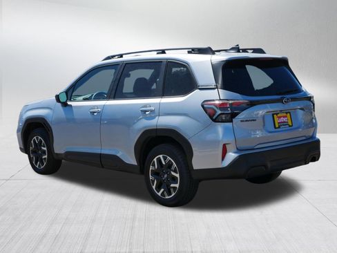 Certified 2025 Subaru Forester Premium w/ Convenience Package #1 AWD/4WD image 5