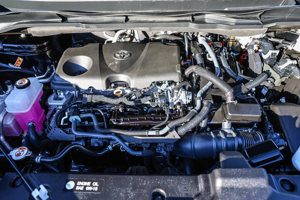 Used 2025 Toyota Sienna LE FWD image 16