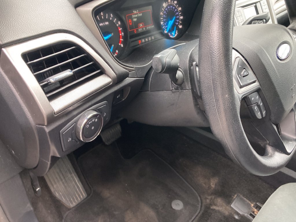 Used 2018 Ford Fusion SE FWD image 17