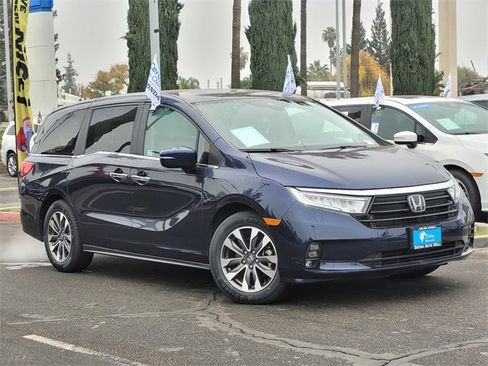 Certified 2023 Honda Odyssey EX-L image 2