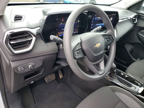 Used 2025 Chevrolet TrailBlazer LT image 10