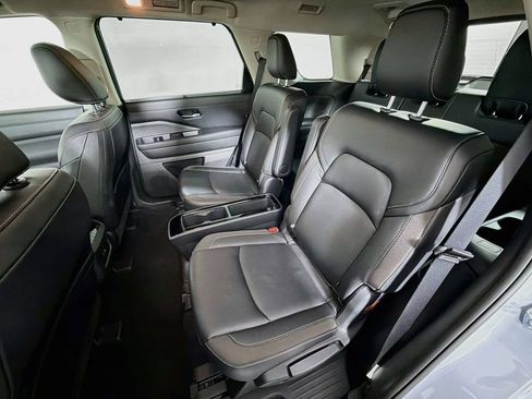 Used 2023 Nissan Pathfinder SL w/ SL Premium Package AWD/4WD image 25