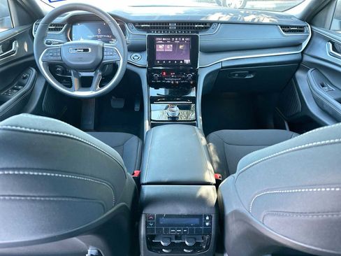 Used 2025 Jeep Grand Cherokee L Laredo w/ Luxury Tech Group I AWD/4WD image 25